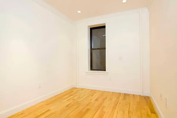 Rented by Town Residential | media 29