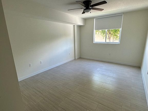 4th image of 445 NE 39th St #202