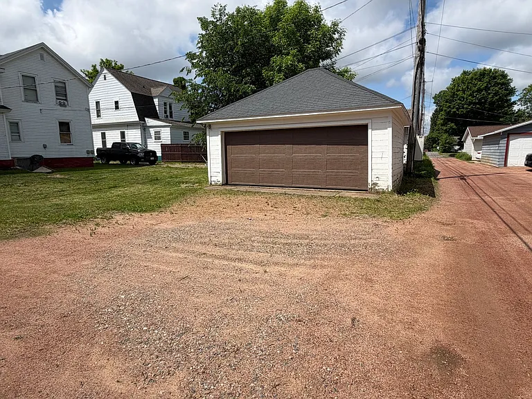 810 Steuben St — Photo 20