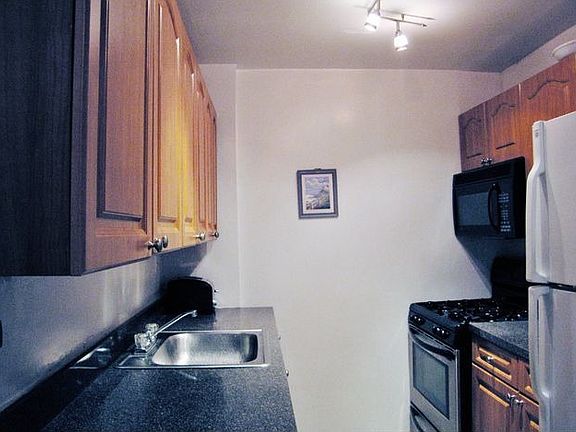 4th image of 505 Central Park Ave APT 527