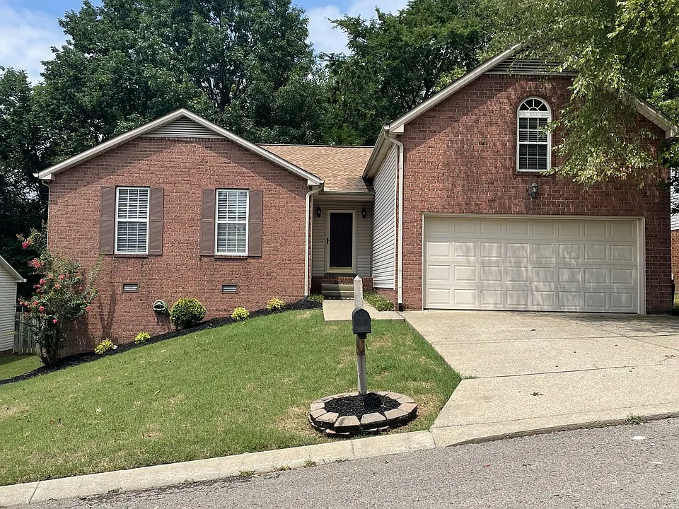 160 Bradford Cir