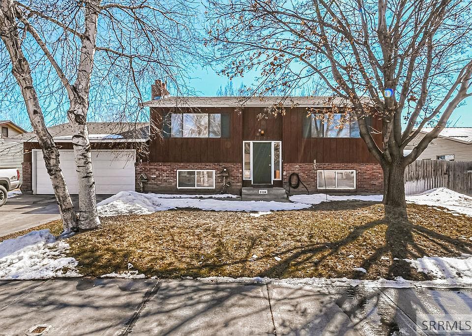 1st image of 2233 Westcliff Dr