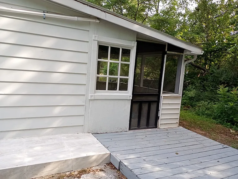 304 W Burwell St — Photo 12