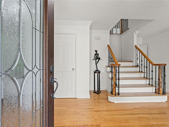 5th image of 5380 Redfield Dr