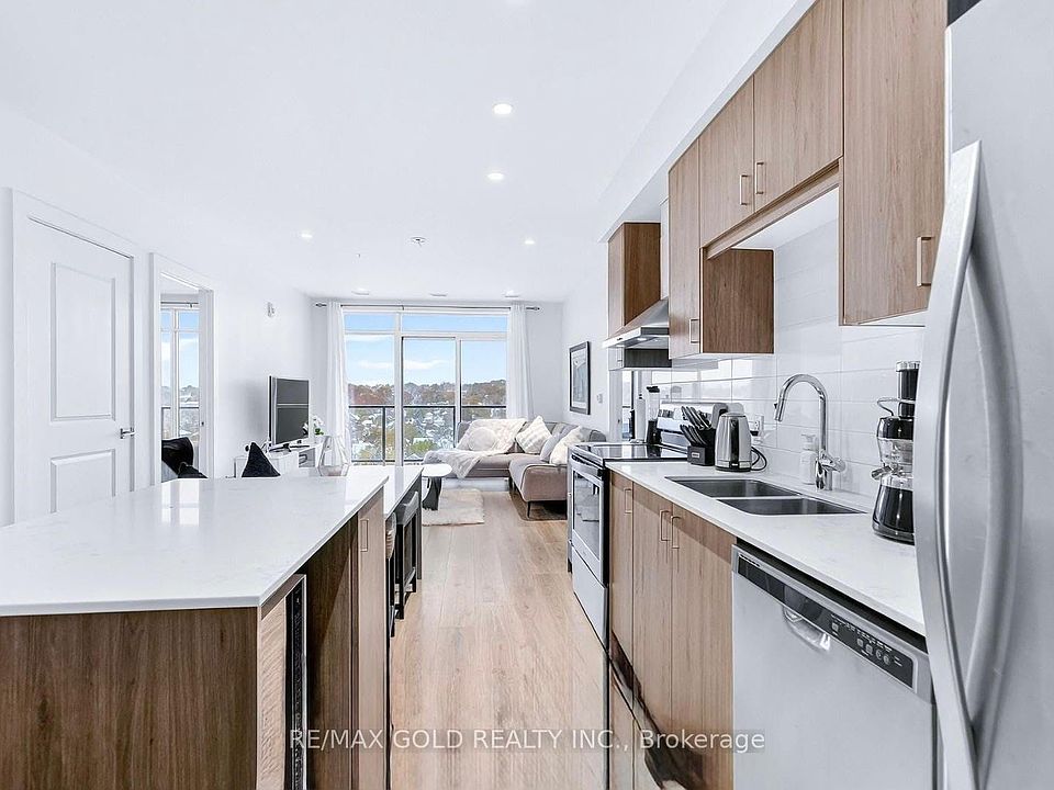 1st image of 15 Glebe St #1310