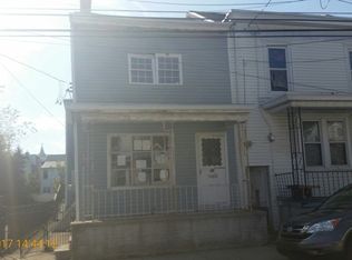 28 N Nichols St, Saint Clair, PA 17970