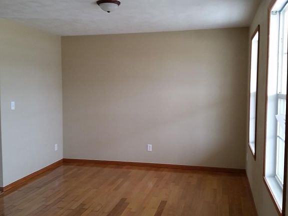 5th image of 3027 Derbyshire Dr