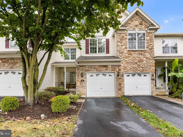 233 Birchwood Dr, West Chester, PA 19380