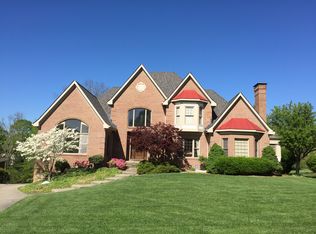 6055 Countrymeadow Ln, Cincinnati, OH 45233