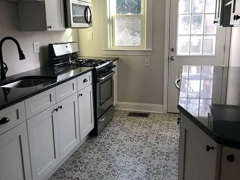 443 Ripka St — Photo 3