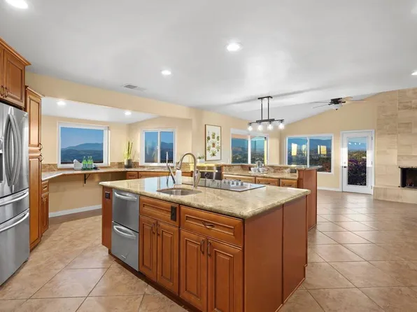 30603 Roadrunner Rdg, Valley Center, CA 92082