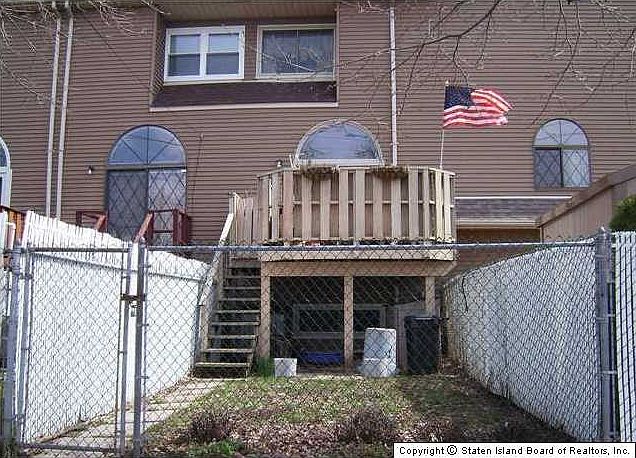 2nd image of 8 Kathy Ct