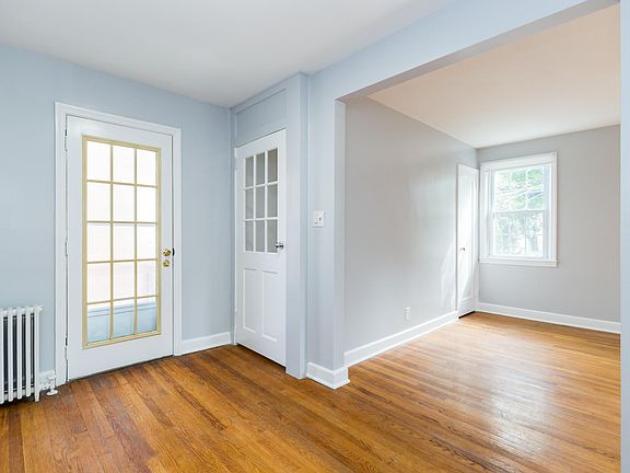Dining room.