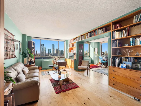 377 Rector Pl APT 19B, New York, NY 10280
