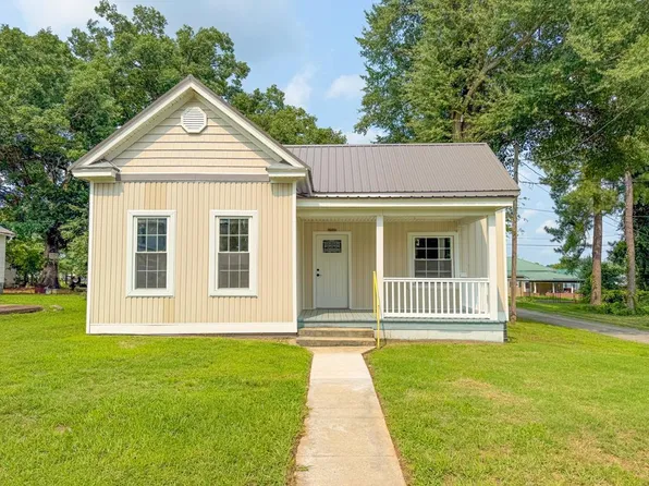 1624 Mecklenburg Ave, Victoria, VA 23974