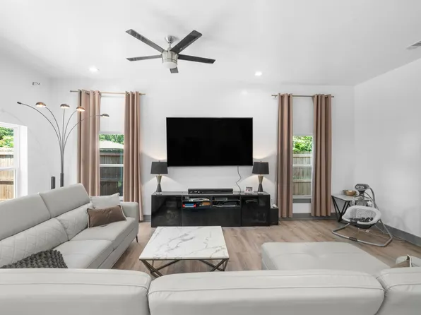 3904 Atlanta St, Dallas, TX 75215