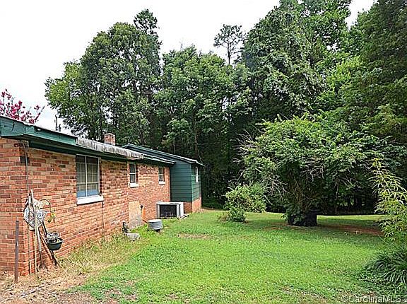 5th image of 1101 Breezewood Dr