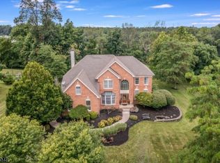 8 Alpaugh Dr, Asbury, NJ 08802