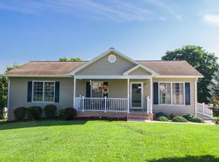 385 Essex St, Broadway, VA 22815