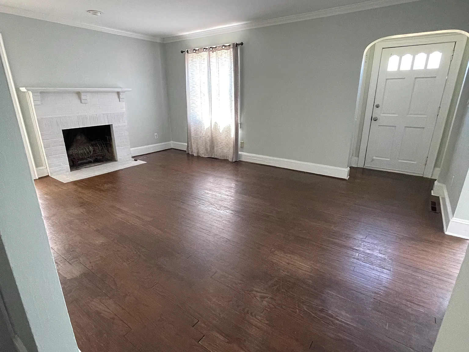 3 bed, 1.5 bath, 1527 sqft, $2,000 — Photo 2