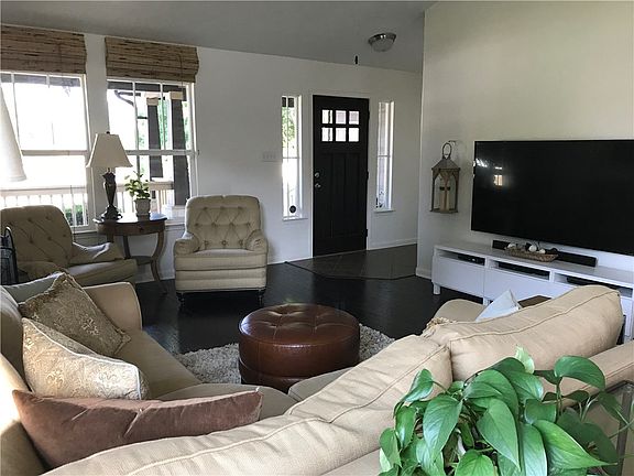 2nd image of 941 Heritage Springs Trl