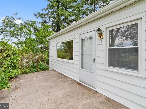 10 Matthews Ave, Cockeysville, MD 21030