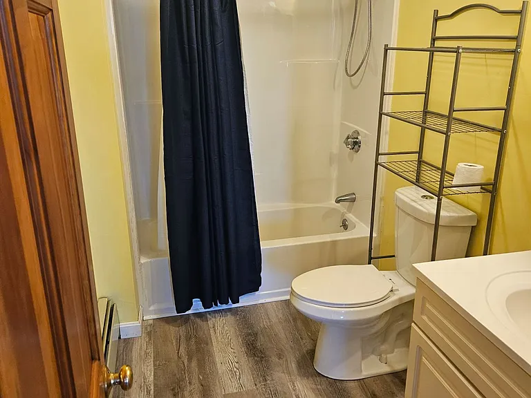 310 Park St #B — Photo 8