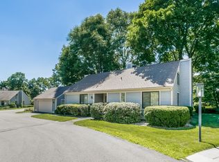 115 W Lyon Farm Dr, Greenwich, CT 06831