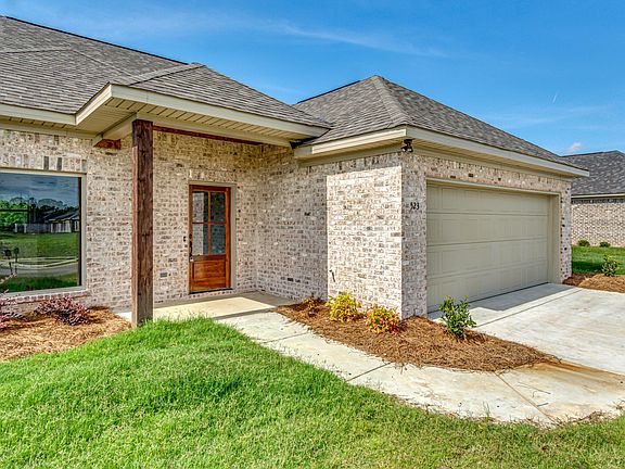 3rd image of 523 Birchwood Blvd