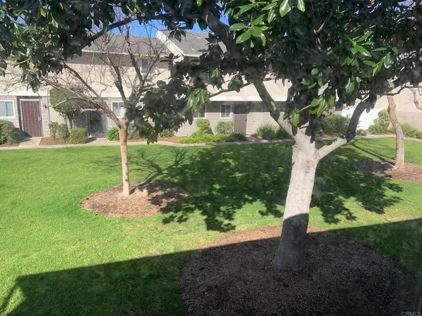 2112 E Vista Way APT 18, Vista, CA 92084