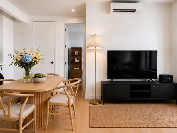 131 Smith Street image 1 of 6