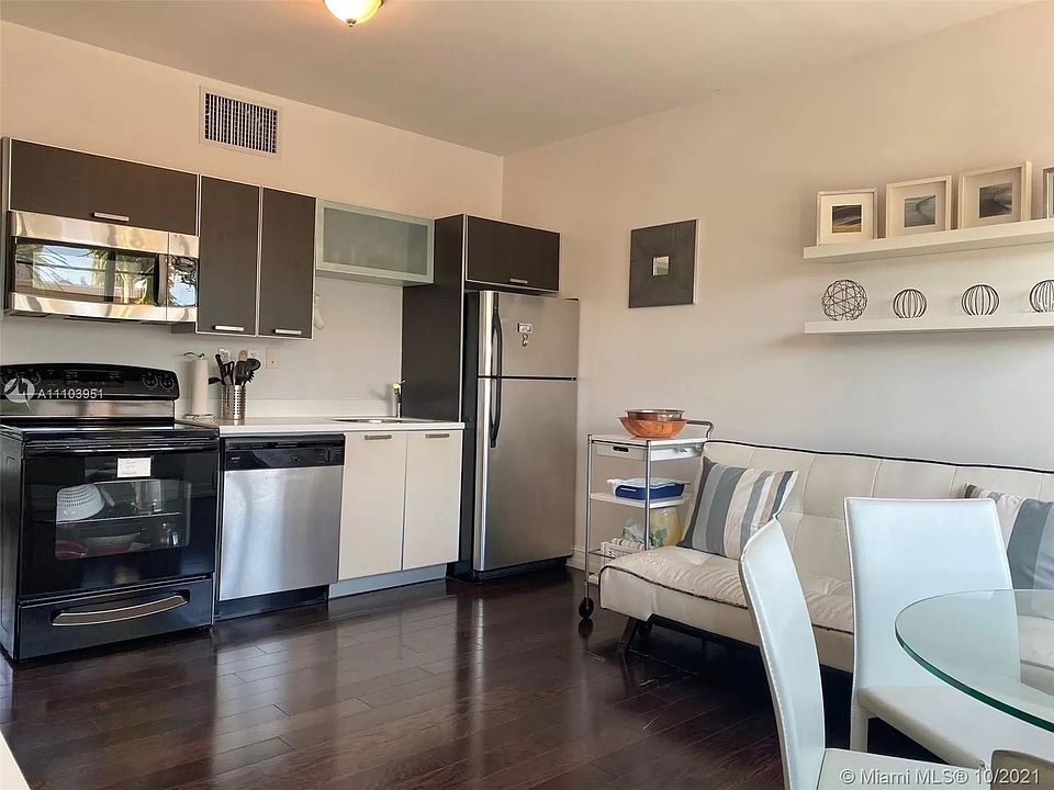 1st image of 601 11th St #203