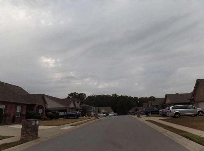 2nd image of 3307 N Crescent Dr
