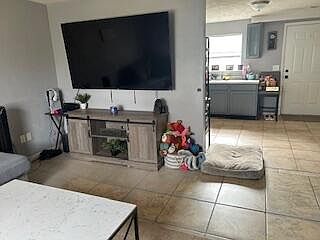 4th image of 2826 W Olive Street