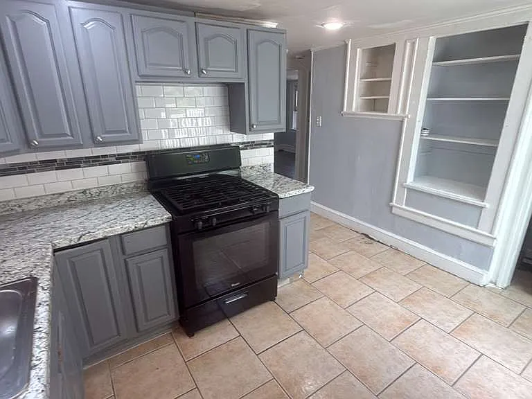 182 Dewey St #2 — Photo 3