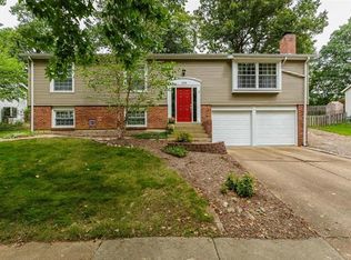 838 Country Stone Dr, Ballwin, MO 63021