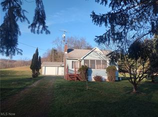 2811 Joyce Hill Rd SW, New Philadelphia, OH 44663