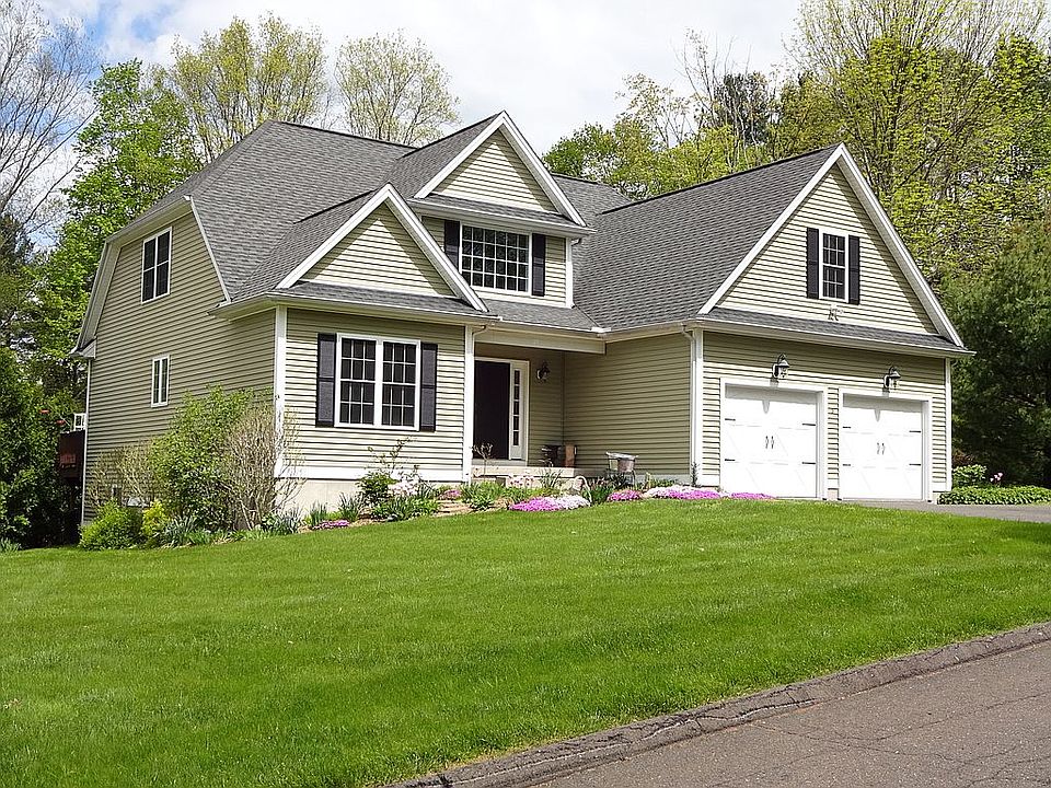 2nd image of 5 Briarwood Ln