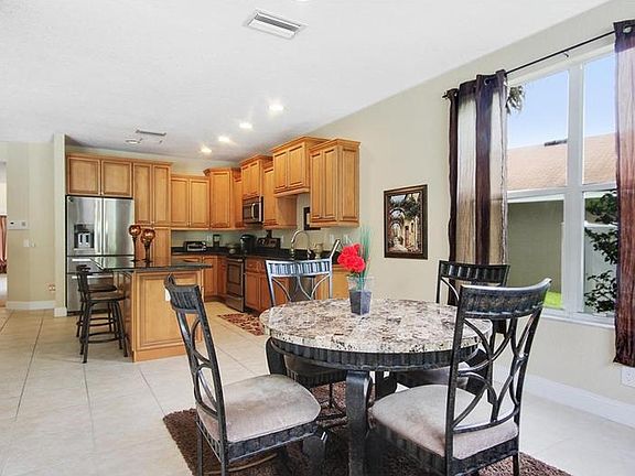 5th image of 11809 Autumn Creek Dr