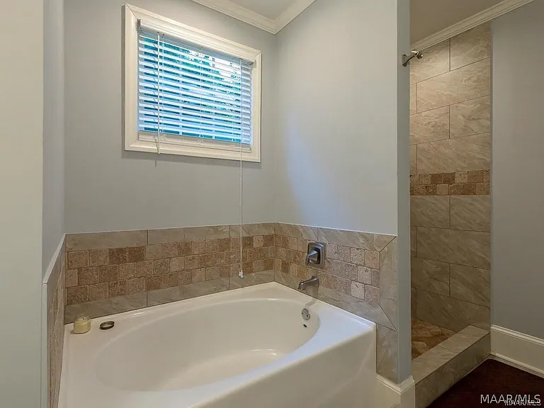 3117 Cloverdale Rd — Photo 10