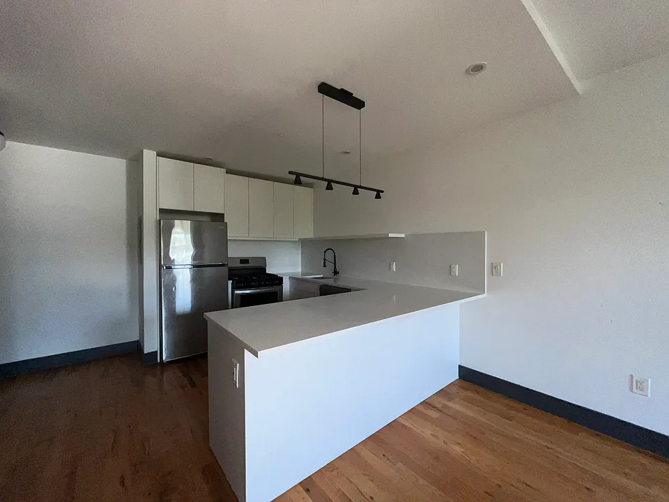 568-572 Communipaw Ave #305