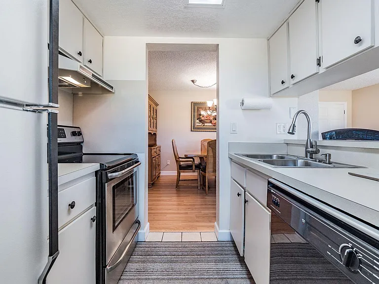 2525 W Bay Dr #B44 — Photo 8