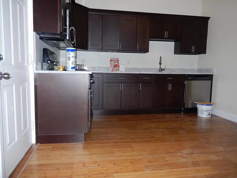 Building Photo - 16 Cobden St #1