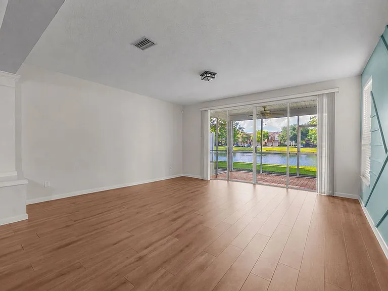 11310 Campfield Cir — Photo 3