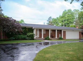 232 Ottawa Dr, Troy, MI 48085