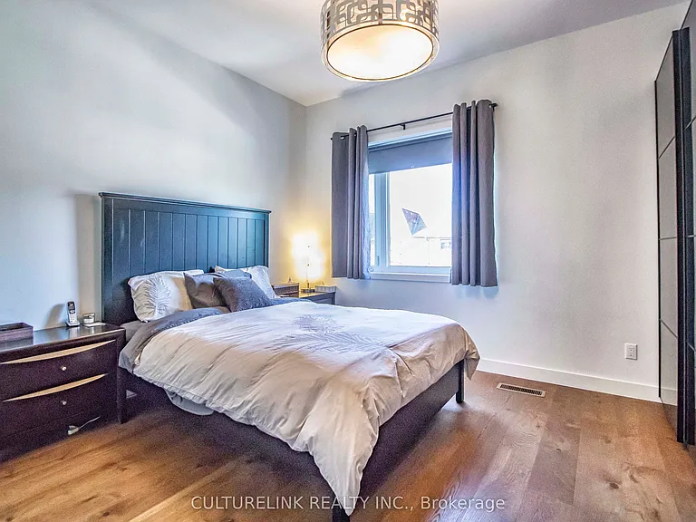 121 Montrose Ave #UPPER — Photo 12