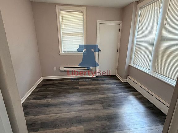 5th image of 4957 N Franklin St