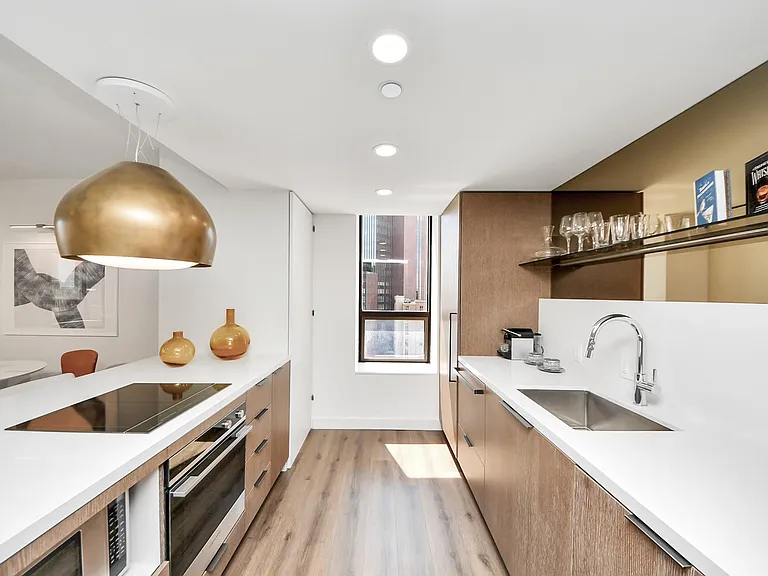 1300 Lamar St #T3 — Photo 7