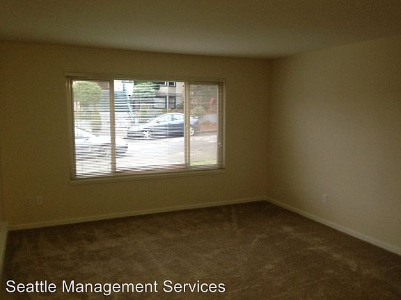 2nd image of 801 W McGraw St