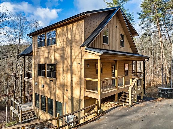 2nd image of 1535 Bluff Ridge Rd